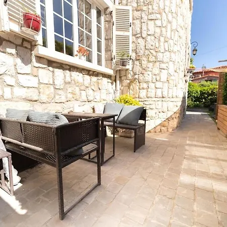 호텔 Magnifique Maison, Jardin, Jacuzzi, Parking 니스
