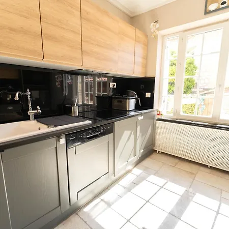 Magnifique Maison, Jardin, Jacuzzi, Parking 니스