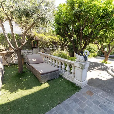 Magnifique Maison, Jardin, Jacuzzi, Parking 호텔 4*