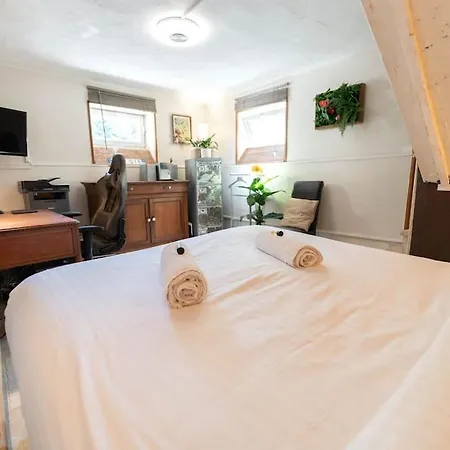 Magnifique Maison, Jardin, Jacuzzi, Parking Hotel 4*