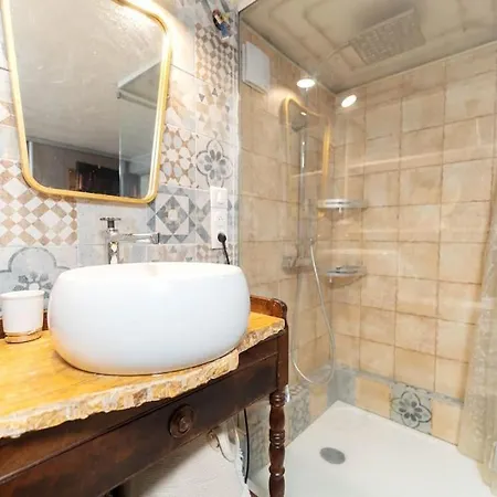 Magnifique Maison, Jardin, Jacuzzi, Parking Hotel 4*