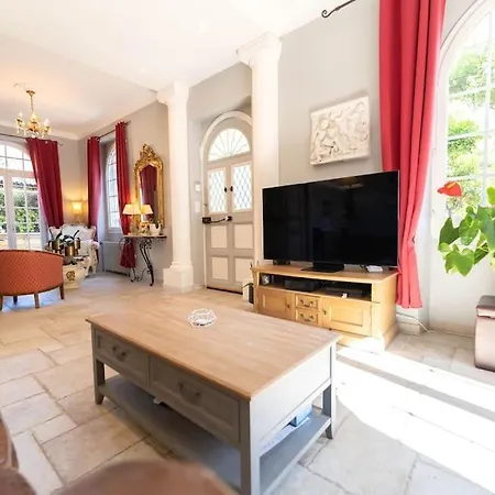 Magnifique Maison, Jardin, Jacuzzi, Parking